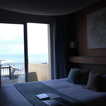 Logis Hotel Le Calluna Restaurant La Flottille เพรไฟส์ ภายนอก รูปภาพ