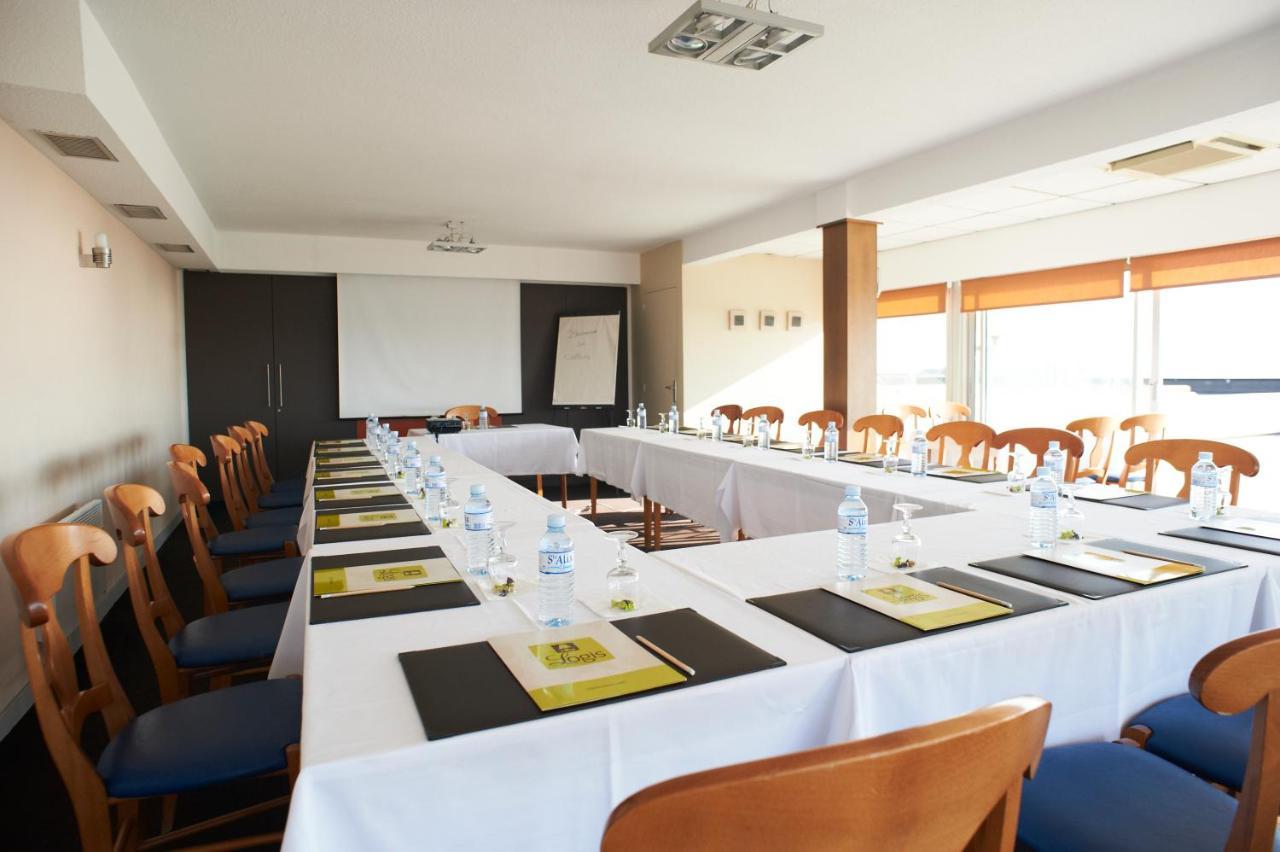 Logis Hotel Le Calluna Restaurant La Flottille เพรไฟส์ ภายนอก รูปภาพ