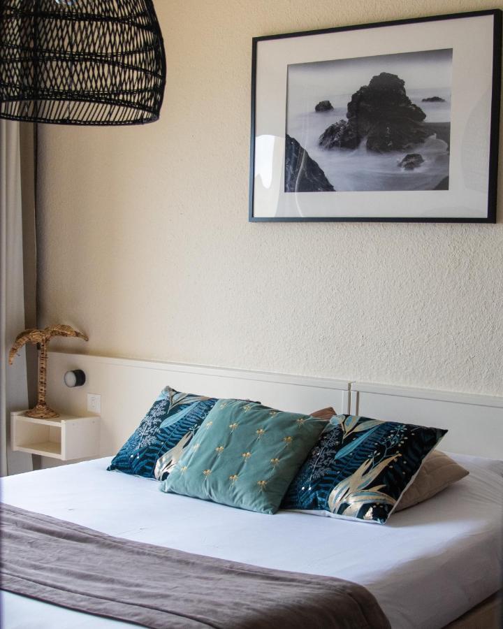 Logis Hotel Le Calluna Restaurant La Flottille เพรไฟส์ ภายนอก รูปภาพ