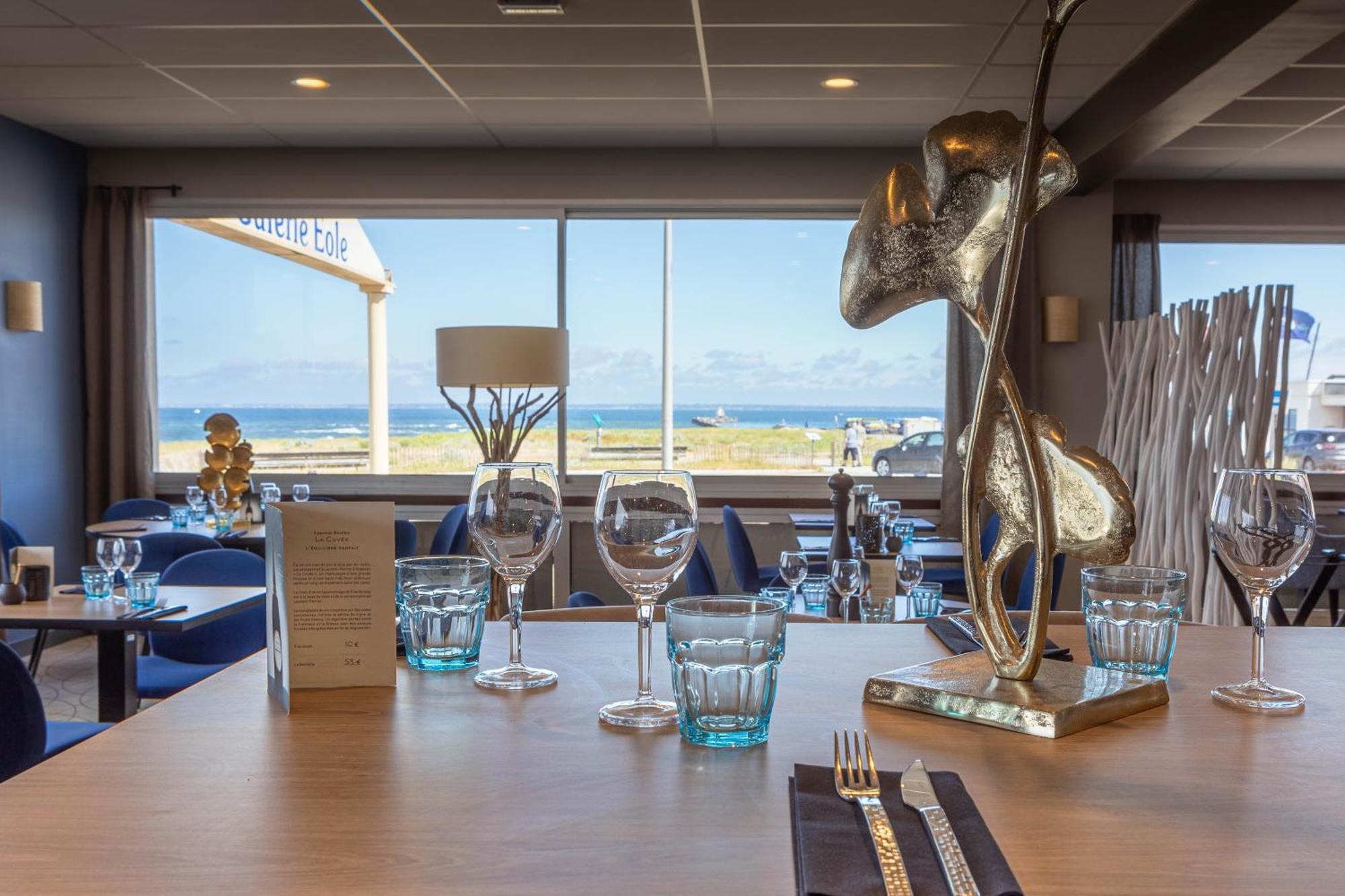 Logis Hotel Le Calluna Restaurant La Flottille เพรไฟส์ ภายนอก รูปภาพ