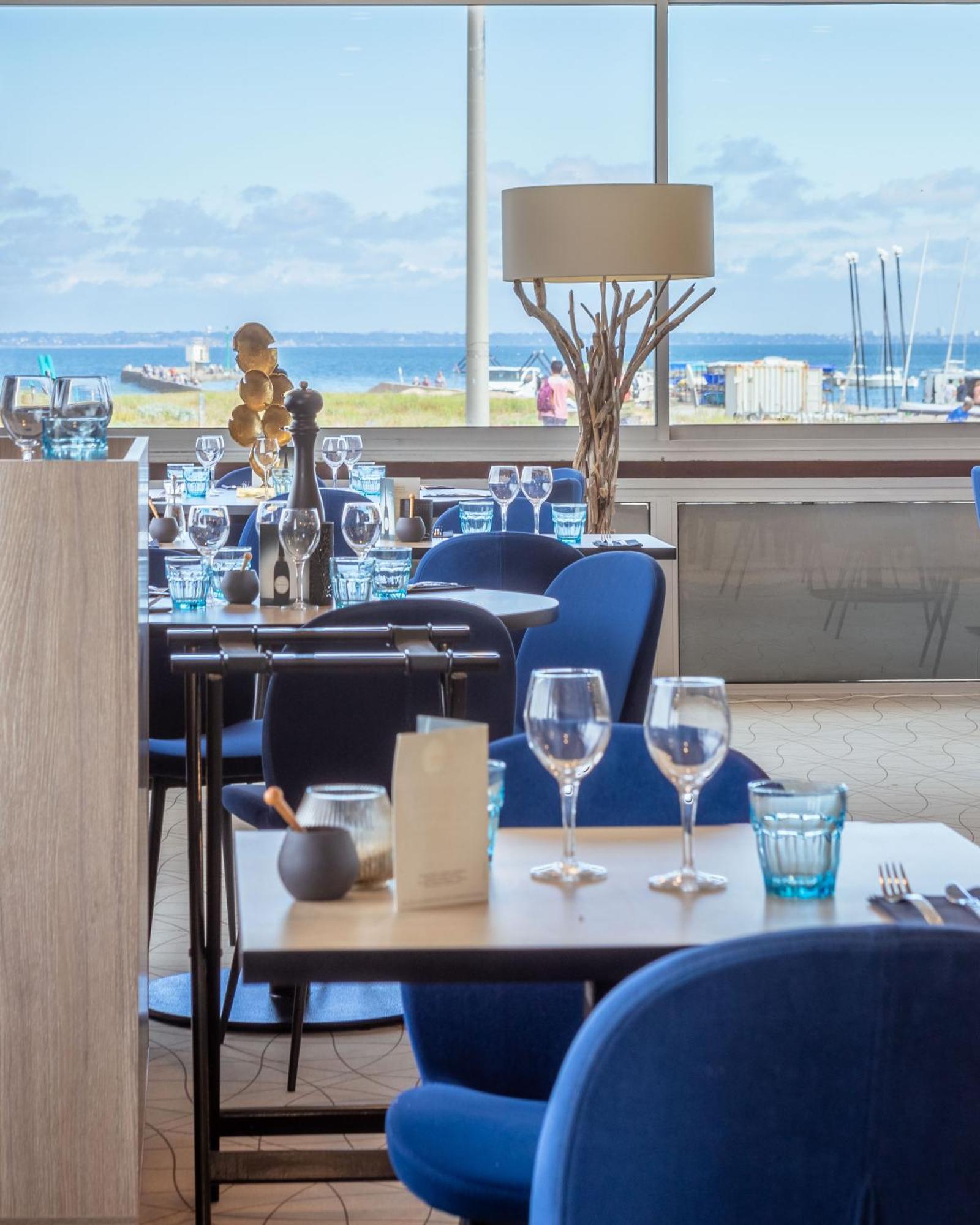 Logis Hotel Le Calluna Restaurant La Flottille เพรไฟส์ ภายนอก รูปภาพ