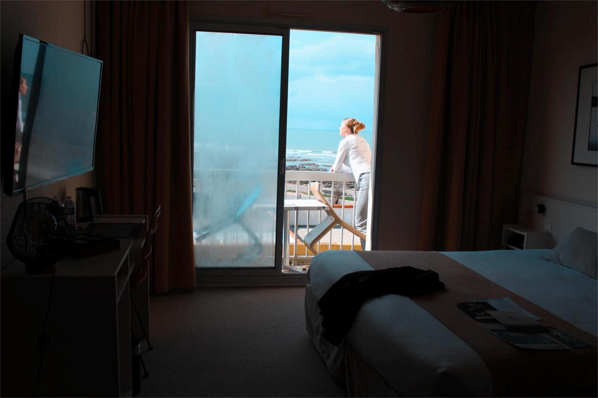 Logis Hotel Le Calluna Restaurant La Flottille เพรไฟส์ ภายนอก รูปภาพ