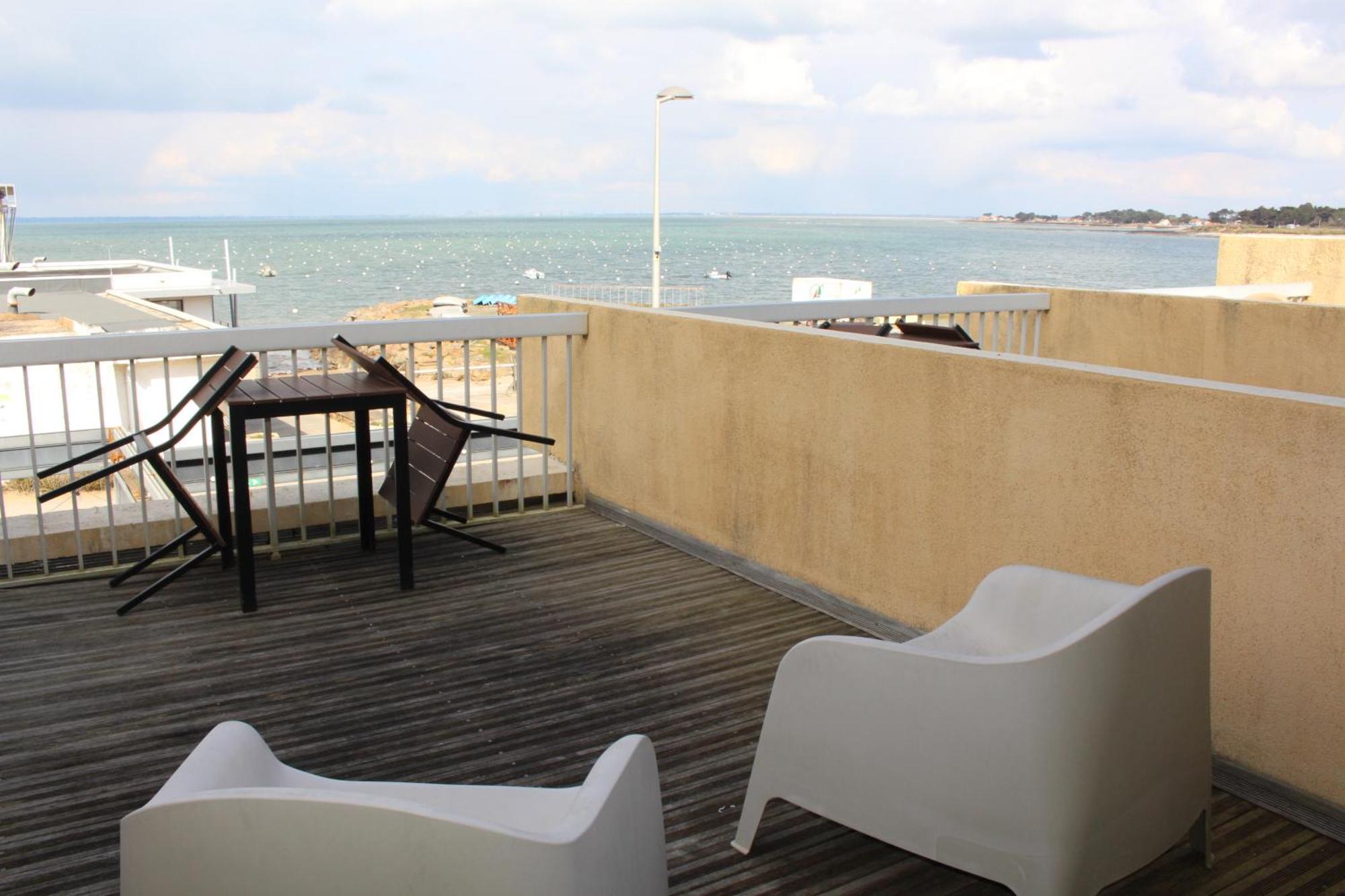 Logis Hotel Le Calluna Restaurant La Flottille เพรไฟส์ ภายนอก รูปภาพ