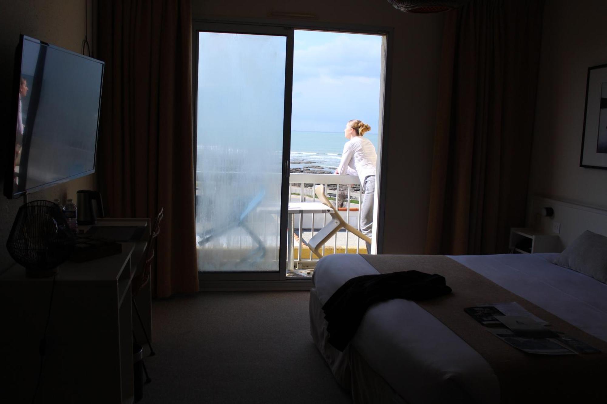 Logis Hotel Le Calluna Restaurant La Flottille เพรไฟส์ ภายนอก รูปภาพ