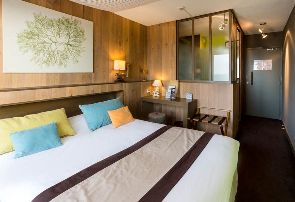 Logis Hotel Le Calluna Restaurant La Flottille เพรไฟส์ ภายนอก รูปภาพ