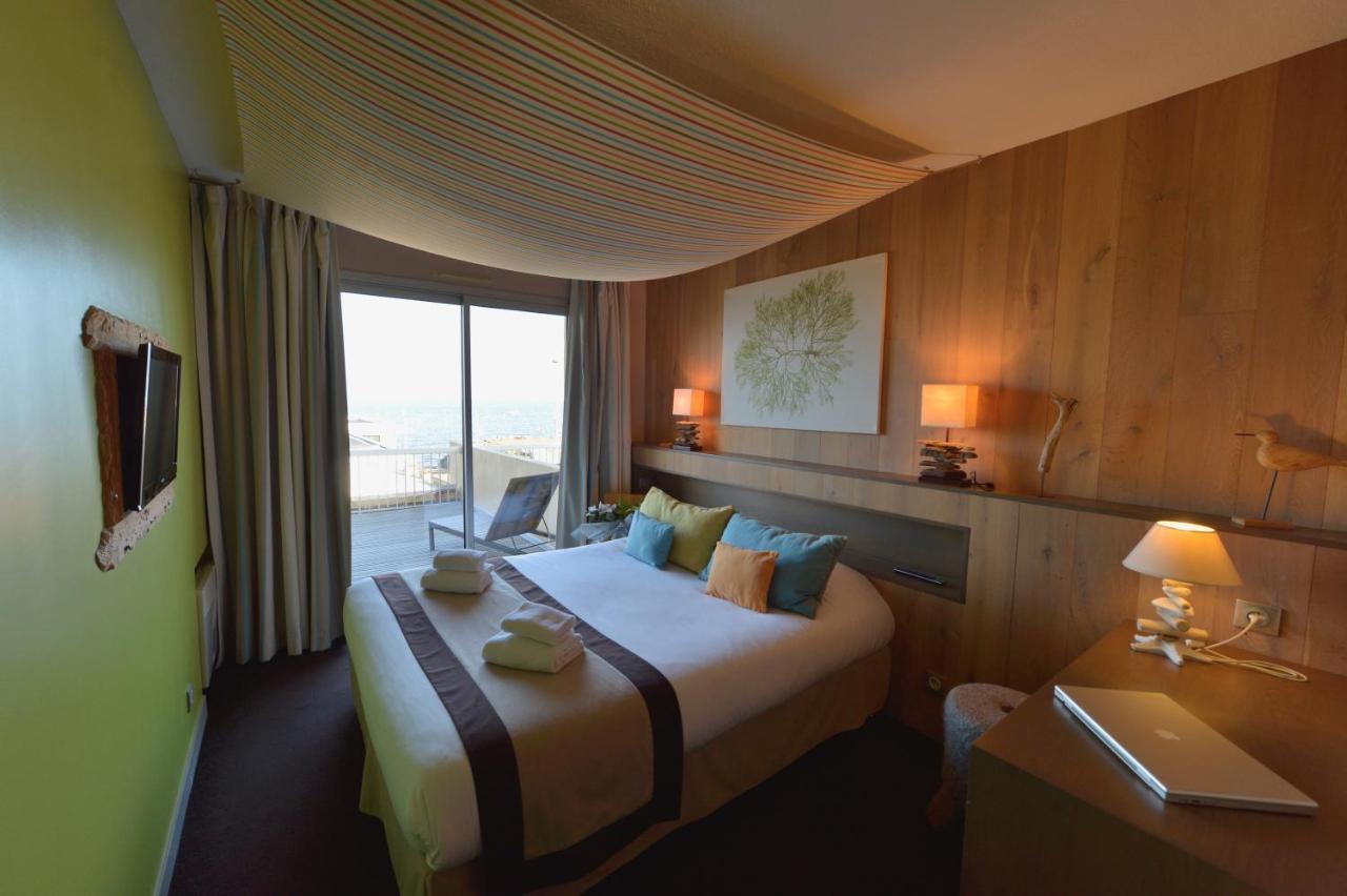 Logis Hotel Le Calluna Restaurant La Flottille เพรไฟส์ ภายนอก รูปภาพ