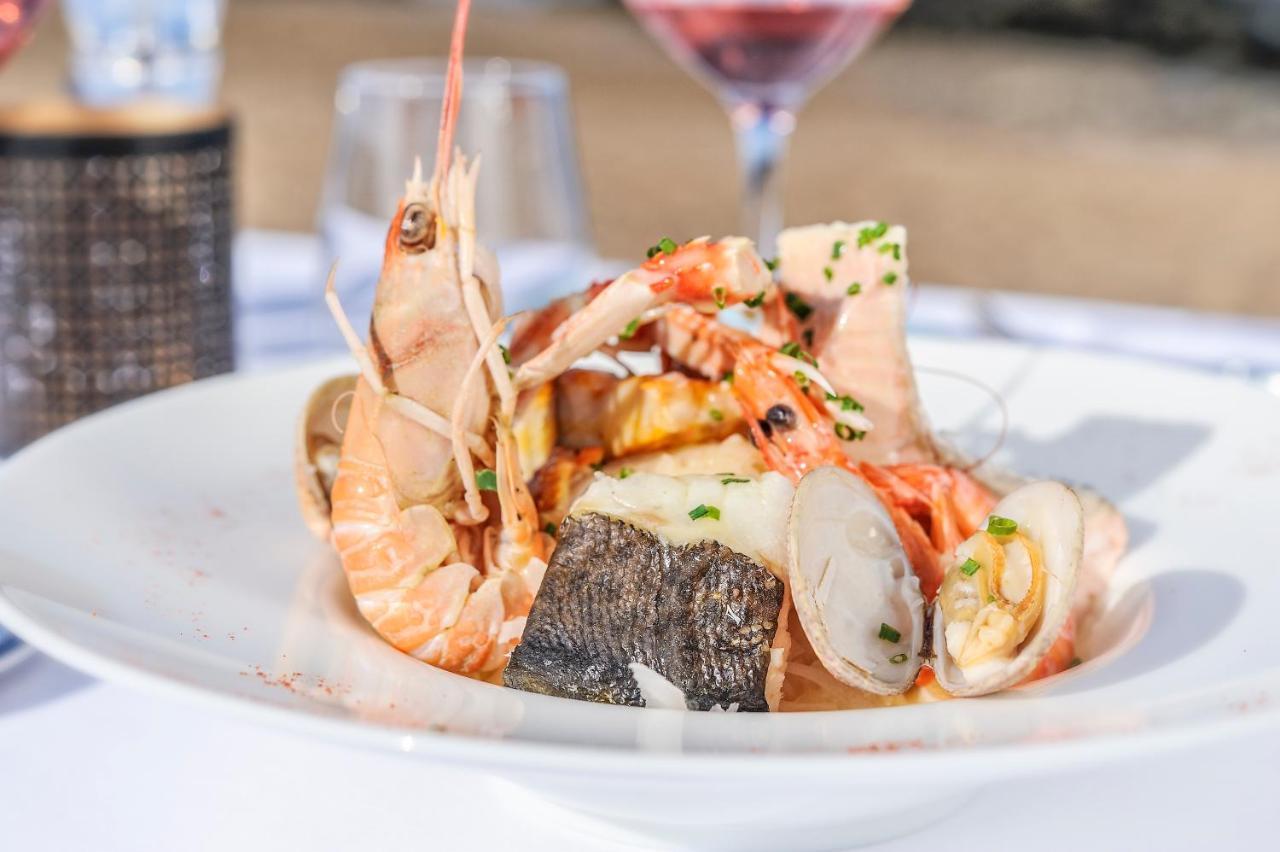 Logis Hotel Le Calluna Restaurant La Flottille เพรไฟส์ ภายนอก รูปภาพ